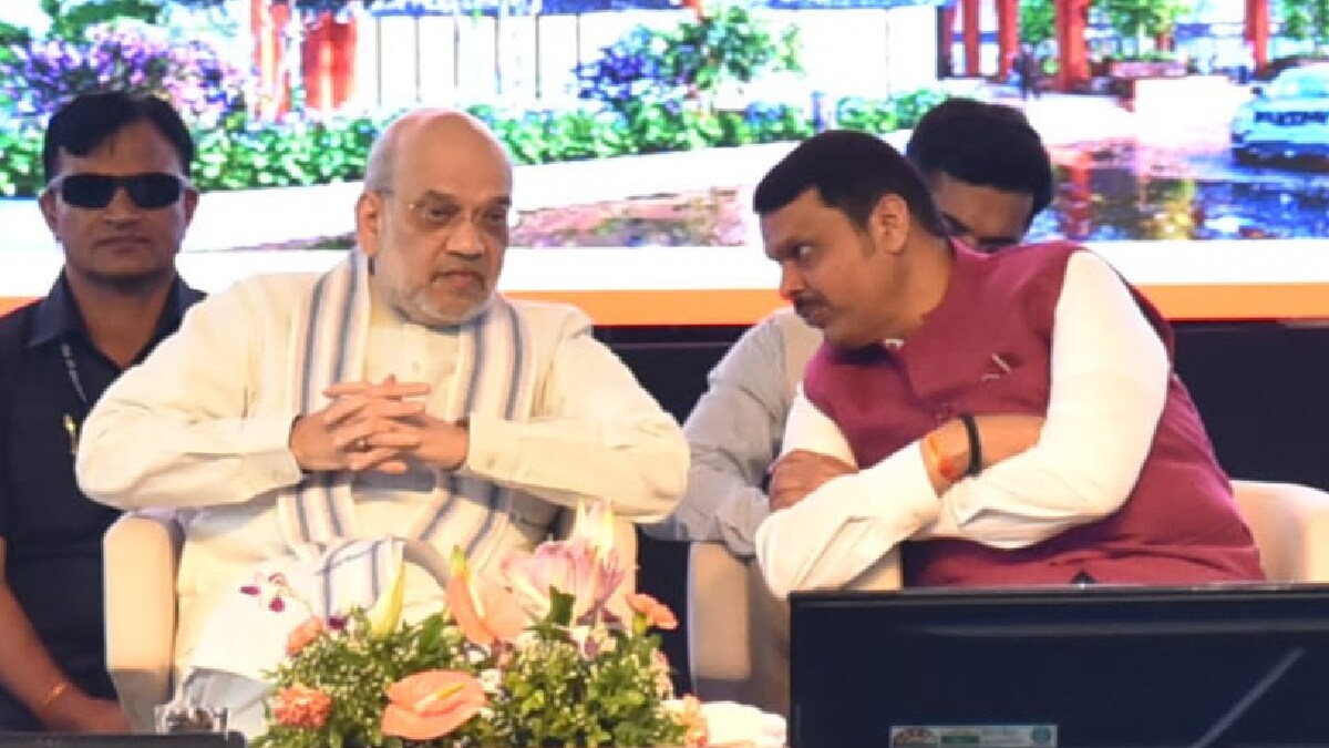 Amit Shah and Fadnavis travel in the same car during their Nagpur tour