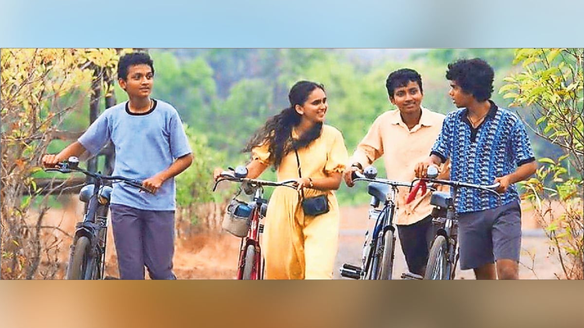 Rohan Mapuskar Author April April May marathi movie 99 Review