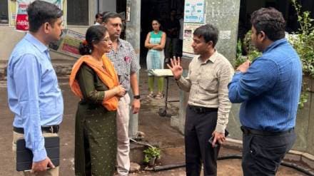 Commissioner Abhinav Goyal visited Rukminibai Hospital and gave strict warning to doctors and employees of various departments