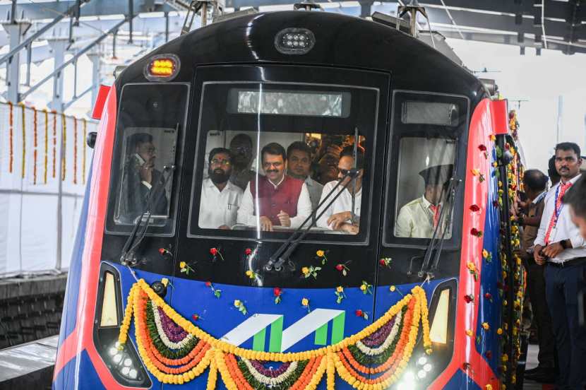 Dahisar East And Kashigaon Metro Photos