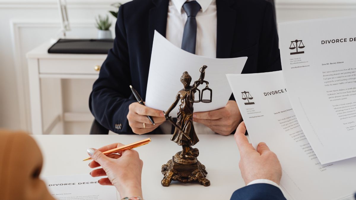 Delhi court where a woman’s maintenance plea was dismissed for allegedly concealing her financial and educational background in a case involving extortion claims.