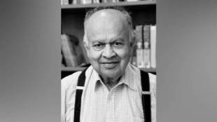 Dr Narlikars assistant Venkatesh Samak expressed his feelings in emotional words