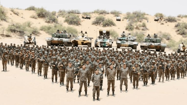 Indian Army Recruitment 2025 : बारावी परीक्षेत पास झाला? भारतीय सैन्यात भरती व्हायचंय? मग, लवकर करा अर्ज, २,५०,००० पर्यंत मिळू शकतो पगार