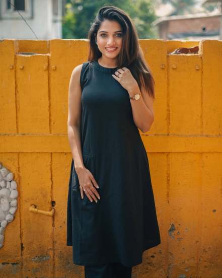 Jahnavi Killekar Bold Look Photoshoot
