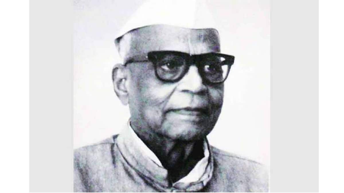 Loksatta tarktirth vichar Personality of Pandit Nehru Laxman Shastri Joshi
