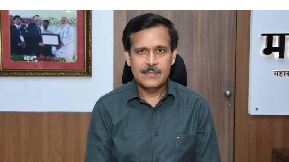 Lokesh Chandra Chairman of Mahavitaran recently ordered that employees should not leave the headquarters without prior permission
