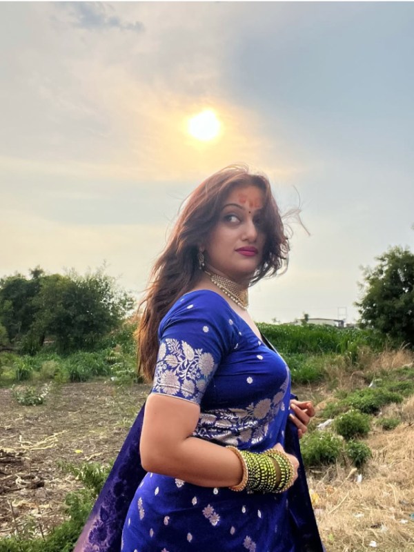 Manasi Naik Blue Saree Look