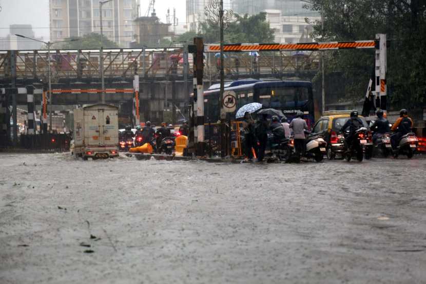 Mumbai pune heavy rain photos