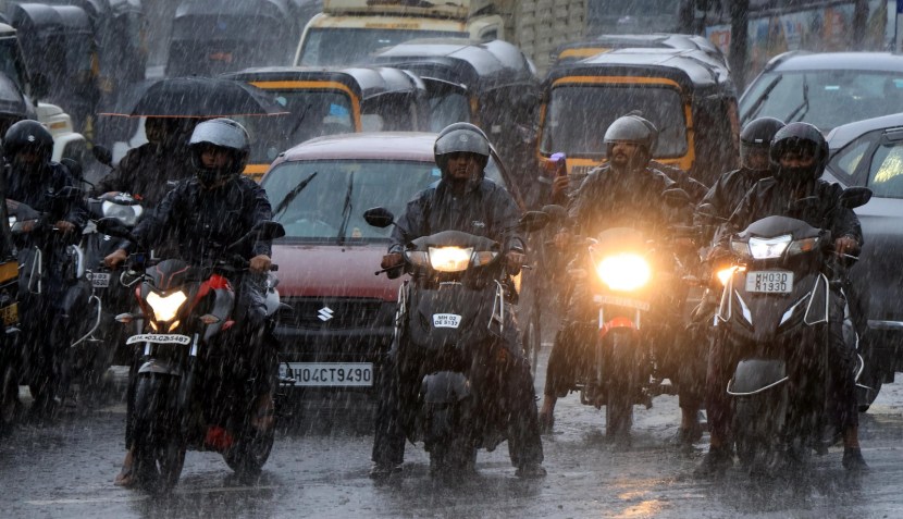 Mumbai pune heavy rain photos