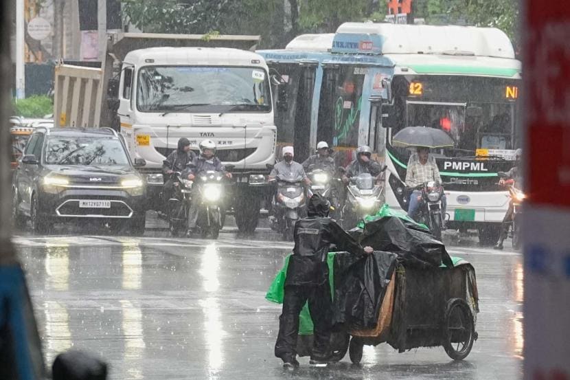 Mumbai pune heavy rain photos