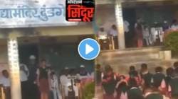 VIDEO:”दुसऱ्याच्या जीवावर जगत्यात अन् आमच्यावर गोळ्या झाडताय व्हय…” कोल्हापुरच्या विद्यार्थ्याचं पाकिस्तानविरोधात जोरदार भाषण व्हायरल
