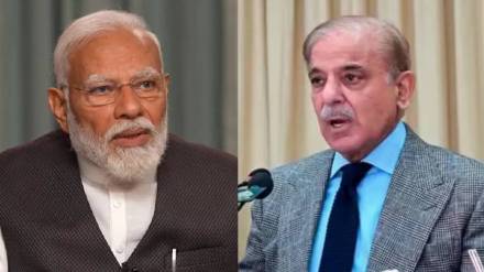 India bans all imports from Pakistan in aftermath
