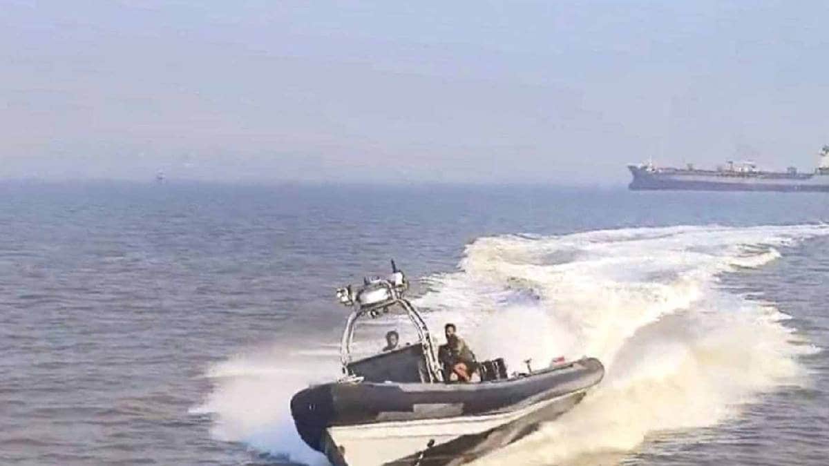 US state California Boat carrying migrants capsizes