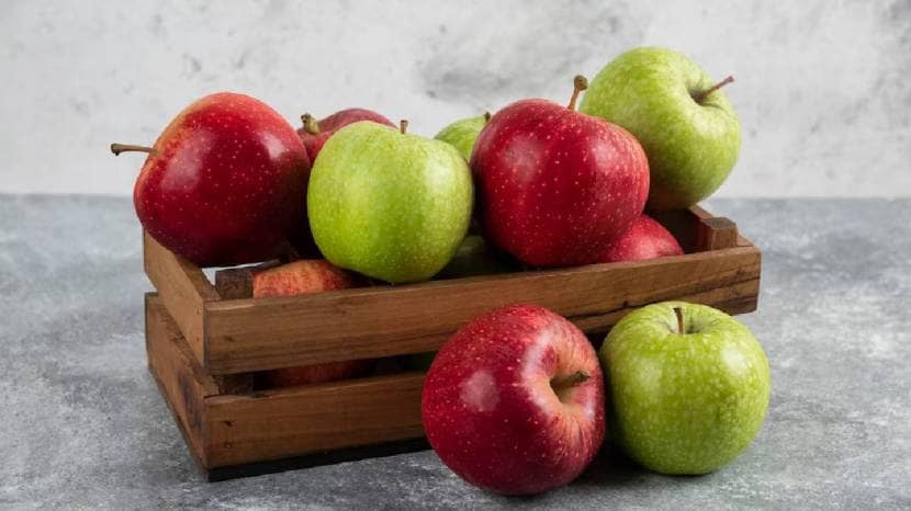 Which apple is more beneficial for health red or green 