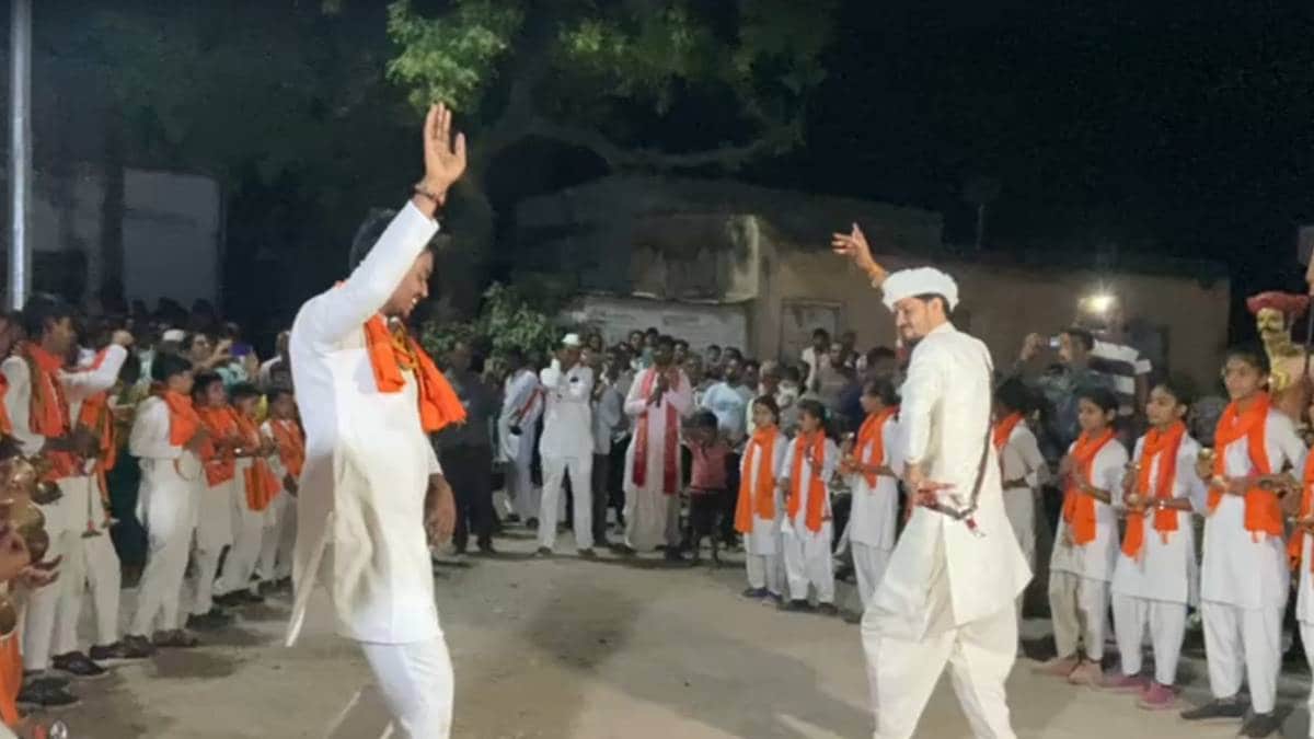 nagpur at nanmukh ceremony she skipped DJ and held a grand Warkari Dindi instead