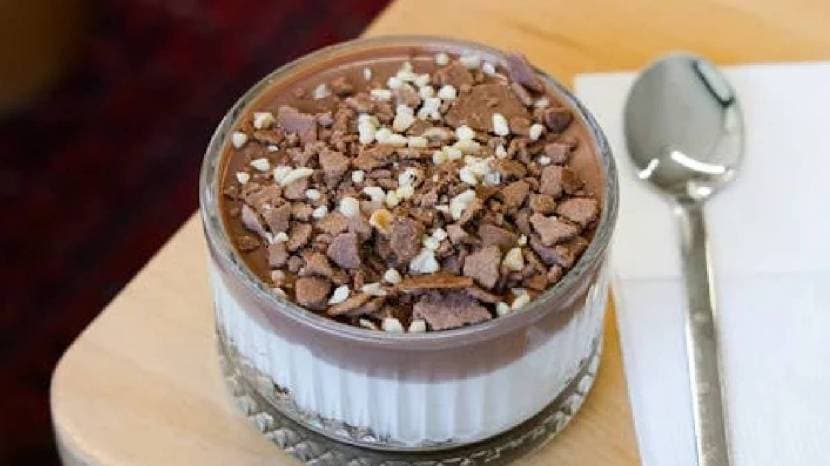 Make this unique recipe of chocolate shrikhand for kids 