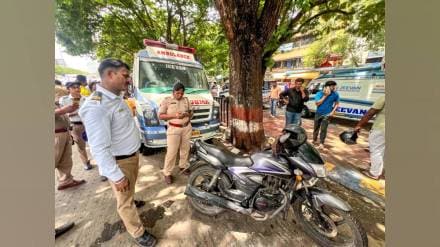 two wheeler rider died after truck hit him near Kopri bridge on Nashik Mumbai road