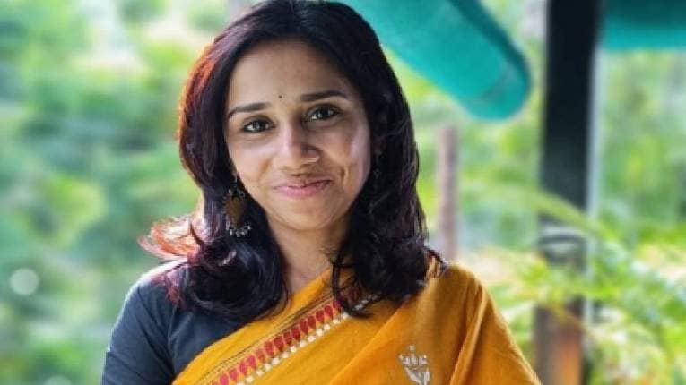 Success Story: इंजिनिअर महिलेने सुरू केला हस्तकलेचा अनोखा व्यवसाय अन् कमावले ५० लाख