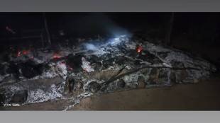 nashik 82 year old man died in a midnight hut fire caused by a lamp in Kikwari