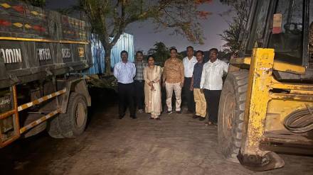 thane administration acts against sand mafias illegally extracting sand