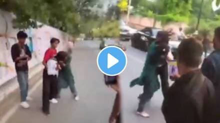 Shocking video Girls Fight After Dispute Over Creating Instagram Reel With Their Boyfriends In Bareilly video goes viral