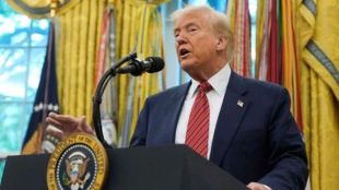Donald Trump addressing the media about India-Pakistan tensions