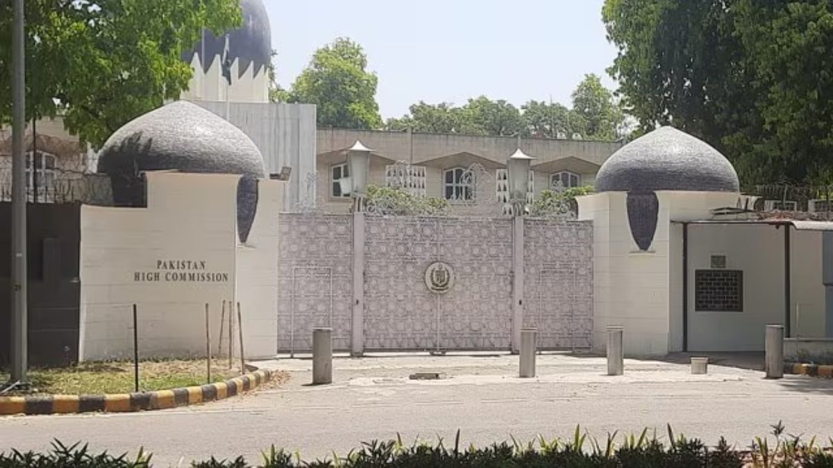 India expels Pakistani official, declares him persona non grata