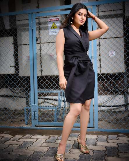 Prajakta Mali Black Dress Stylish Look