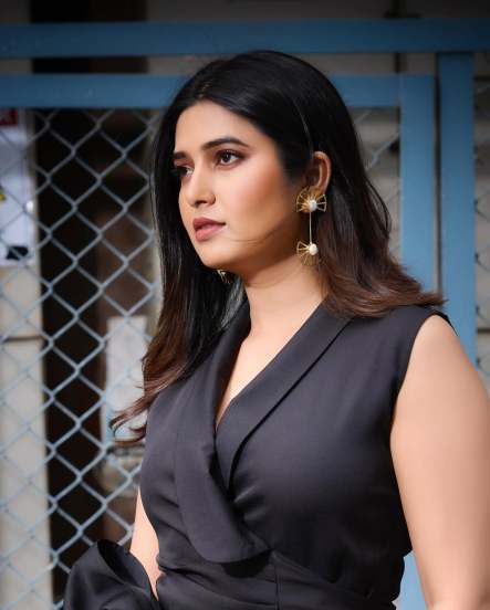 Prajakta Mali Black Dress Stylish Look
