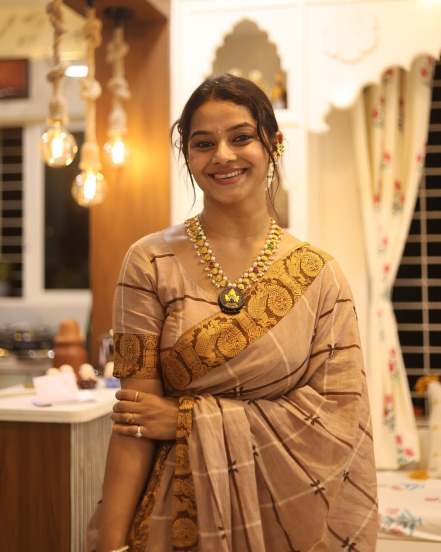 Sakshee Gandhi Peacock Green Paithani Saree