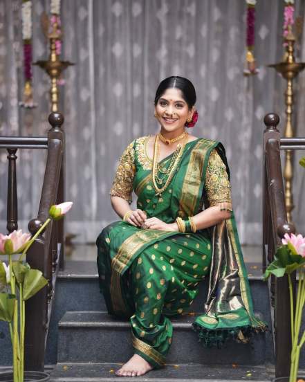 Samruddhi Kelkar Red Saree Look