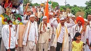 Sant Bendoji Baba from Ghuikhed in Chandur Railway Tehsil has departed for Pandharpur on foot