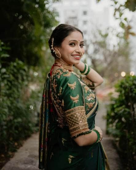 Sayali Deodhar Purple Saree Look
