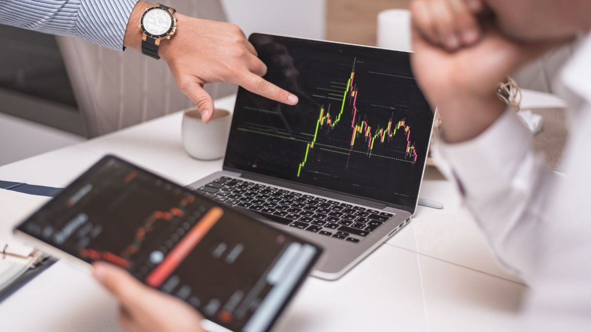 Investors suffer ₹1.9 lakh crore loss as Sensex drops nearly 500 points