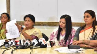 Shiv Sena deputy leader Sushma Andhare asked a question at a press conference in Nagpur