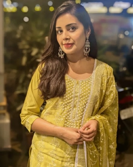 Shivani Rangole Kulkarni Saree Look