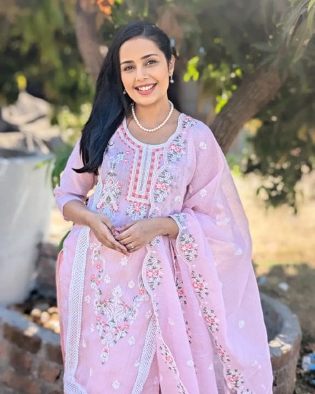 Shivani Rangole Kulkarni Saree Look