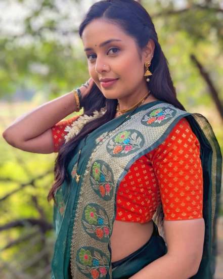 Shivani Rangole Kulkarni Saree Look