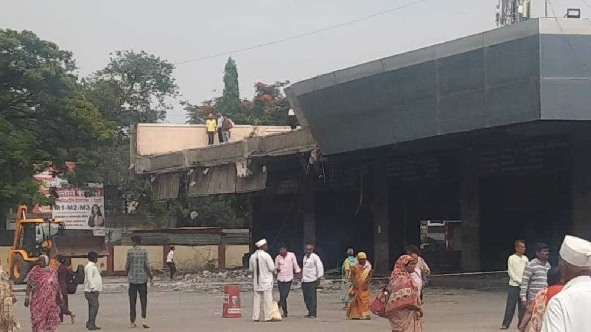Cleaning work Sinnar ST bus depot impact on passenger traffic
