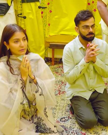 Virat Kohli Anushka Sharma Seeks Blessings from Premanand Maharaj 