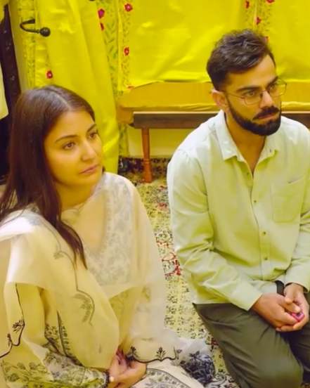 Virat Kohli Anushka Sharma Seeks Blessings from Premanand Maharaj 