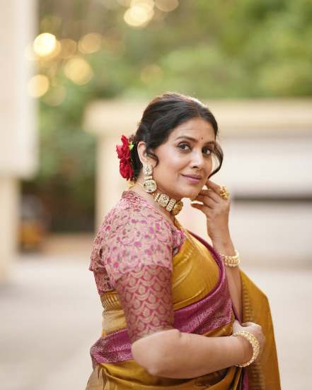 Sonali Kulkarni Paithani Saree Look