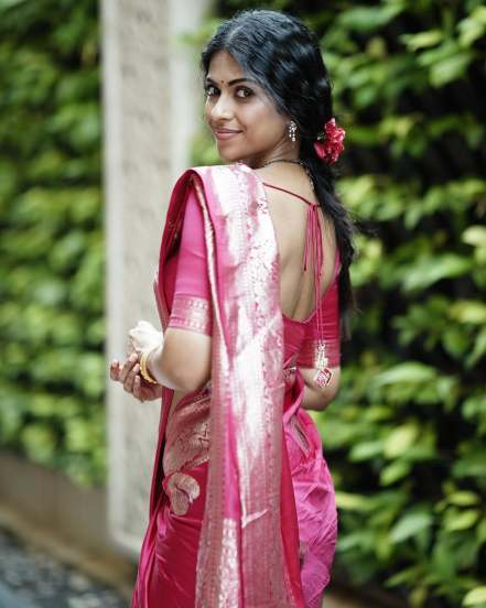 Swarda Thigale Siddharth Raut Romantic Photoshoot