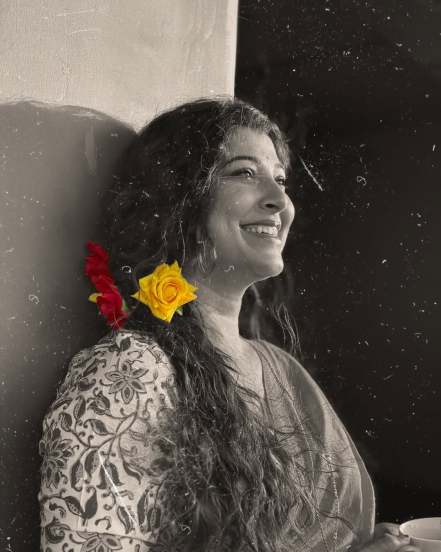 Tejaswini pandit yellow saree look