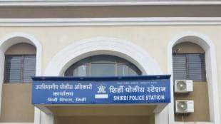 Three and a half kg of gold and Rs 4 lakh cash stolen from a hotel in Shirdi belonging to a gold merchant in Mumbai