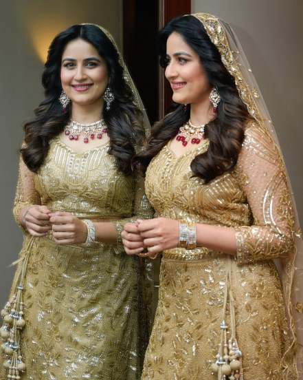 Vaidehi Parashurami Golden Lehenga Look