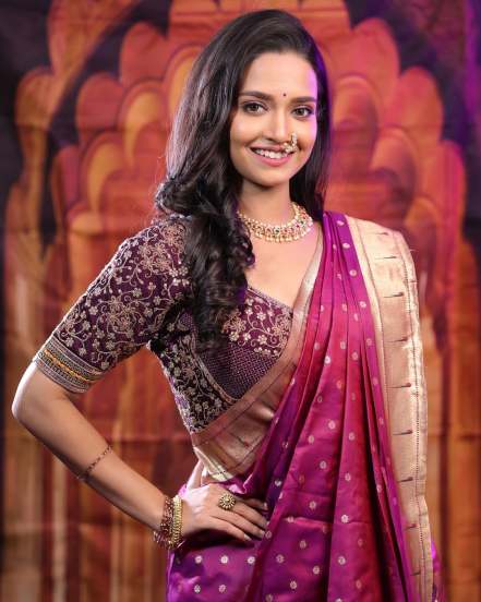 Vallari Viraj Paithani Saree Look