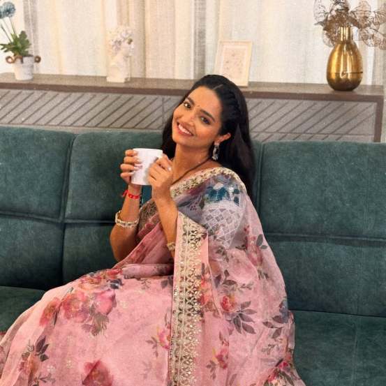 Vallari Viraj Paithani Saree Look