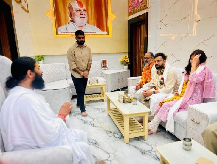 Virat Kohli Anushka Sharma Hanuman Garhi darshan ayodhya