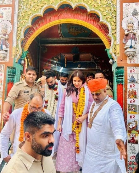Virat Kohli Anushka Sharma Hanuman Garhi darshan ayodhya